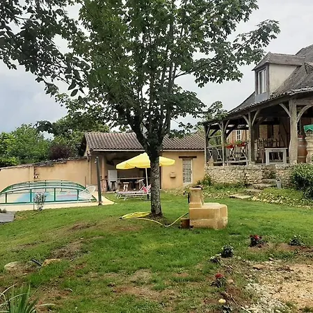 펜션 Magnifique Maison Perigourdine Avec Piscine