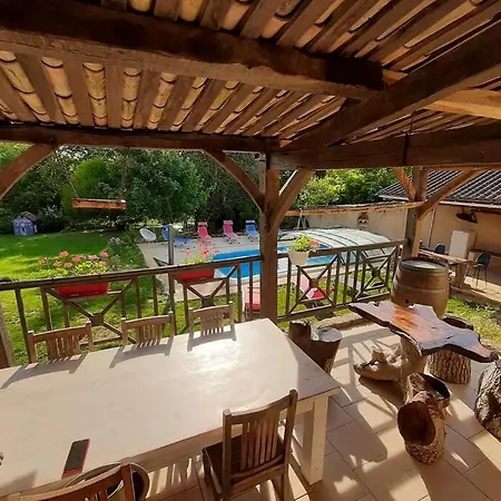 펜션 Magnifique Maison Perigourdine Avec Piscine *