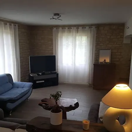 펜션 Magnifique Maison Perigourdine Avec Piscine